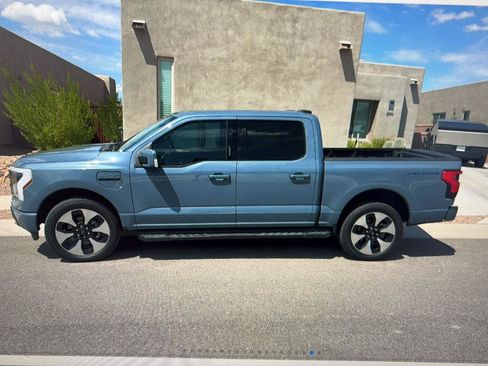 Used 2023 Ford F150 Lightning Platinum AWD/4WD image 4