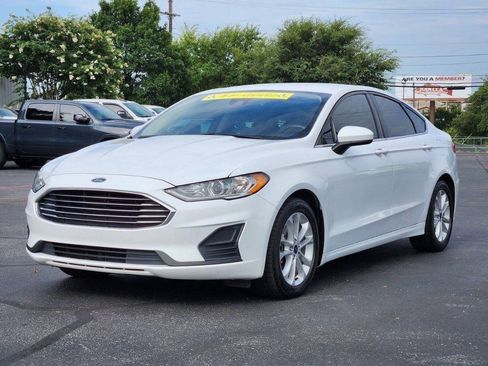 Used 2020 Ford Fusion SE FWD image 1