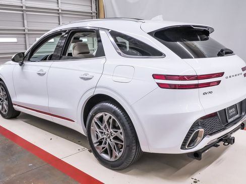 Certified 2024 Genesis GV70 2.5T w/ Select Package AWD/4WD image 8