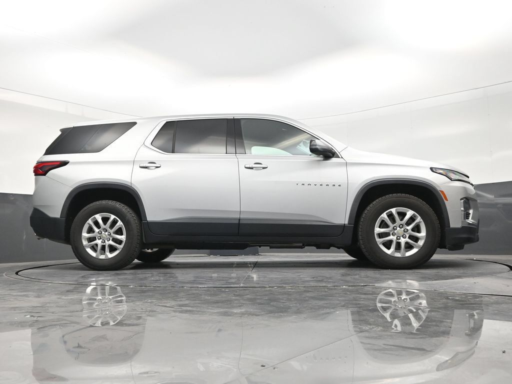 Used 2022 Chevrolet Traverse LS FWD image 24
