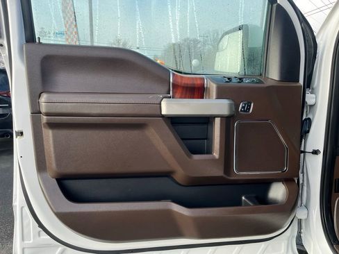 Used 2018 Ford F150 King Ranch image 12