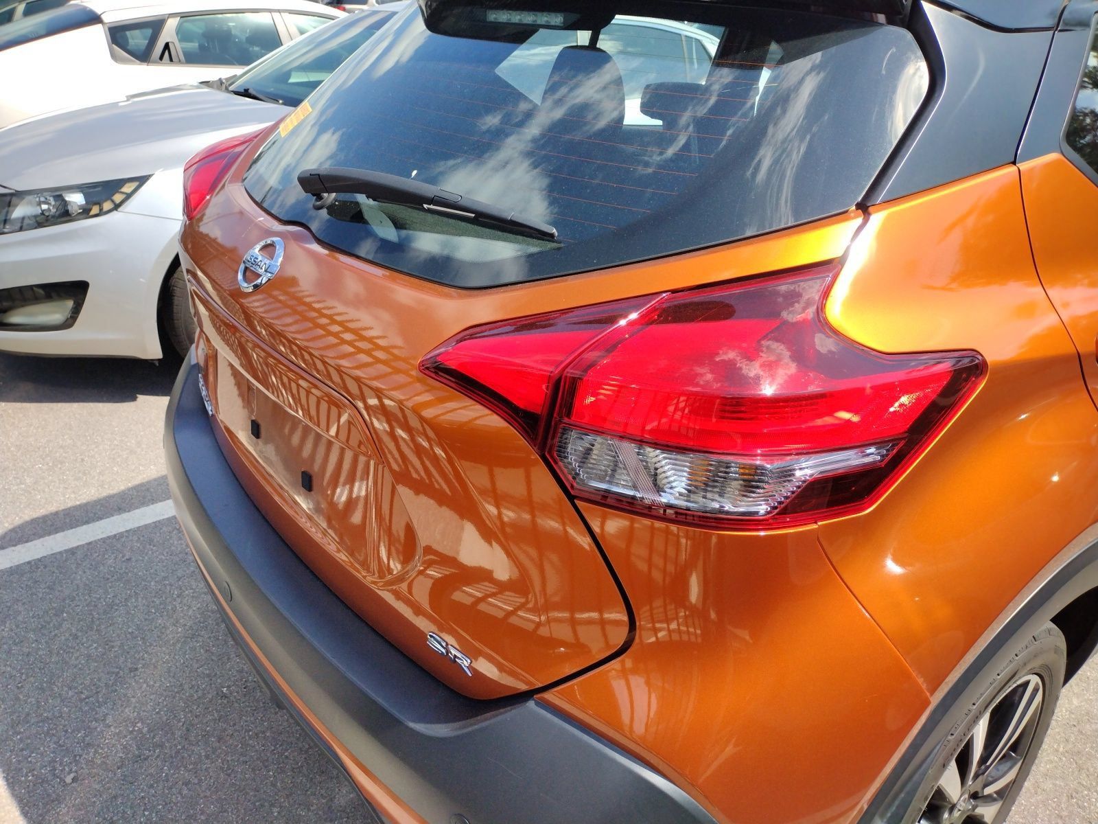 Used 2019 Nissan Kicks SR w/ SR Premium Package FWD image 5