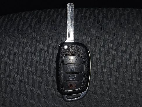 Used 2018 Hyundai Santa Fe Sport image 32