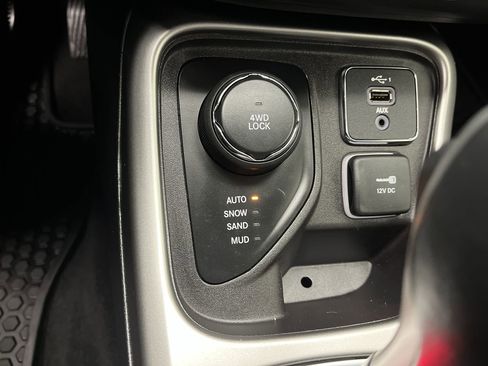 Used 2019 Jeep Compass Latitude w/ Cold Weather Group image 15