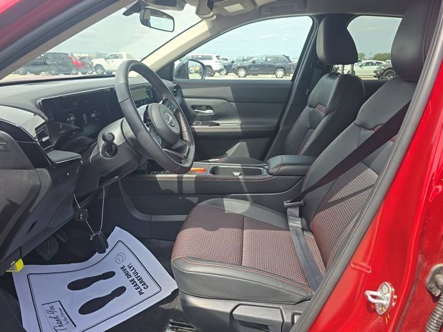 Used 2026 Nissan Kicks SR w/ Cold Weather Package AWD/4WD image 6