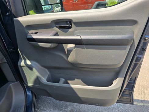 Used 2017 Nissan NV 2500 SL image 27