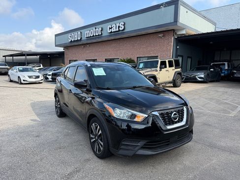 Used 2020 Nissan Kicks SV FWD image 2
