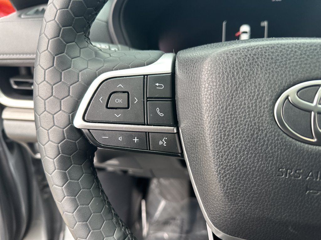 Certified 2025 Toyota Grand Highlander AWD Hybrid image 21
