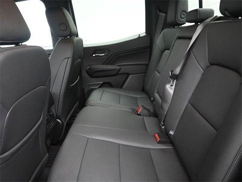 Used 2024 Chevrolet Colorado LT w/ LT Convenience Package III image 18