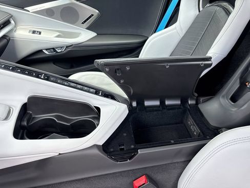 Used 2021 Chevrolet Corvette Stingray Preferred Conv w/ Z51 Performance Package RWD image 21