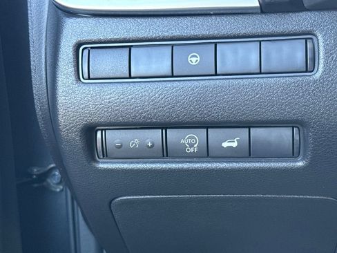 Used 2026 Nissan Rogue SL FWD image 24
