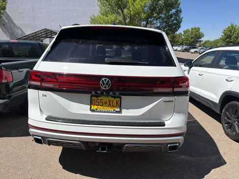 Used 2025 Volkswagen Atlas Peak Edition SE AWD/4WD image 13