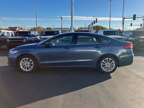 Certified 2019 Ford Fusion SE image 4