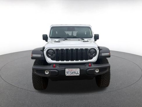 Used 2025 Jeep Wrangler Unlimited Rubicon AWD/4WD image 2