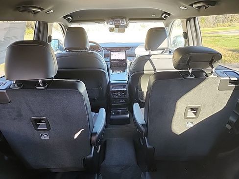 New 2025 Jeep Grand Cherokee L Limited w/ Trailer Tow Package image 21