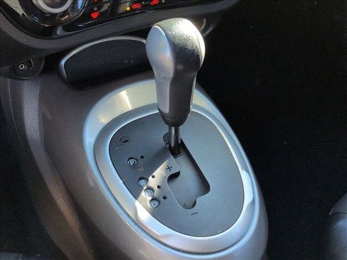 Used 2015 Nissan Juke SL image 12