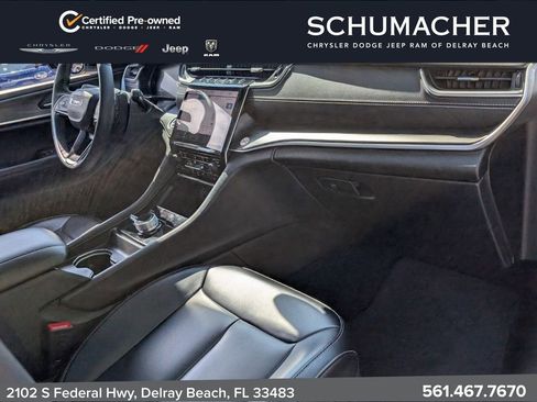 Certified 2024 Jeep Grand Cherokee Limited AWD/4WD image 19