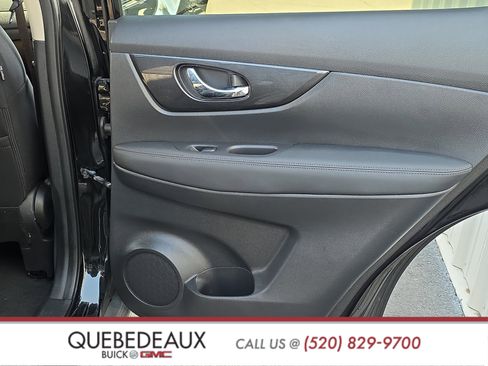Used 2020 Nissan Rogue SV FWD image 22