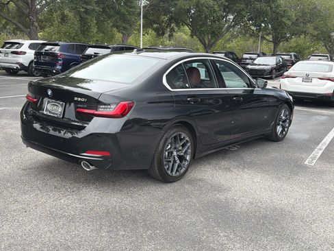 Used 2025 BMW 330i Sedan RWD image 4
