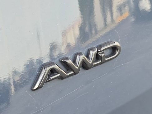 Used 2024 Toyota Grand Highlander AWD image 3