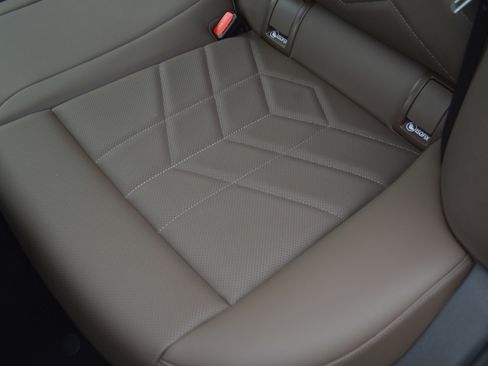 Used 2025 BMW 530i xDrive 530i xDrive w/ Premium Package image 30