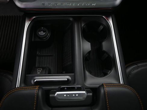Used 2025 Ford Expedition Tremor AWD/4WD image 23