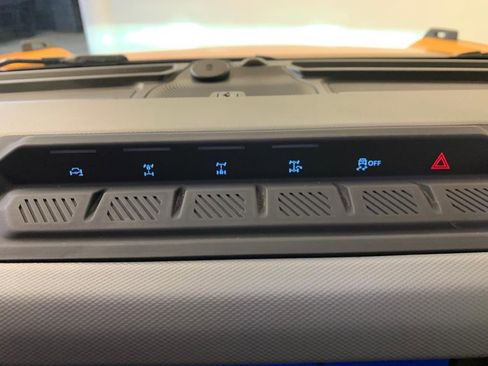 Used 2021 Ford Bronco Badlands image 30