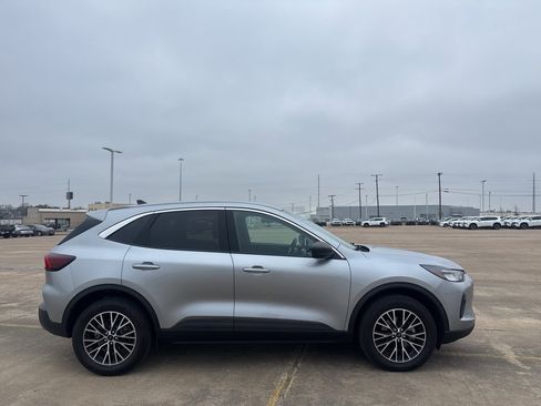 Used 2023 Ford Escape Active image 17