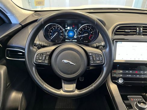 Used 2019 Jaguar F-PACE Premium AWD/4WD image 5