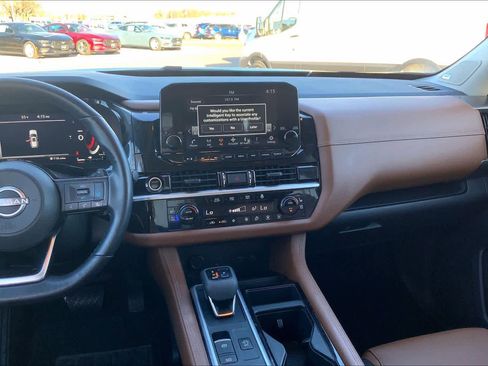 Used 2022 Nissan Pathfinder Platinum w/ Cargo Package image 6