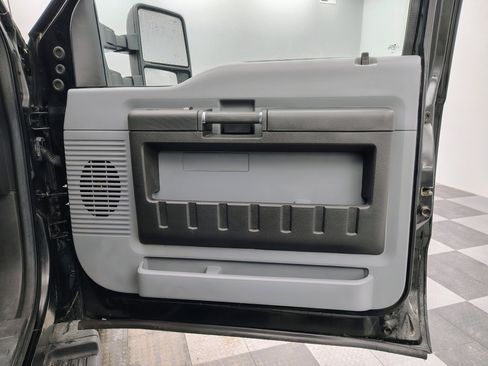 Used 2016 Ford F250 XL w/ Power Equipment Group image 24