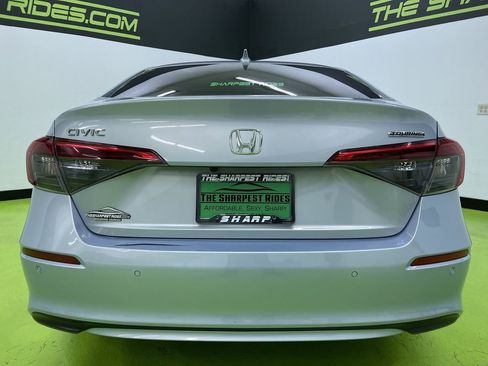 Used 2022 Honda Civic Touring image 8