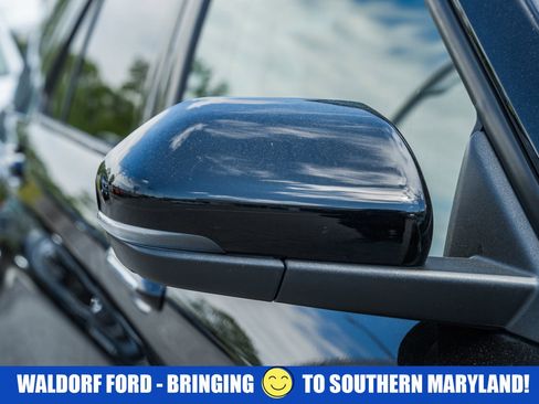 Used 2023 Ford Explorer Limited w/ Limited Technology Package AWD/4WD image 19