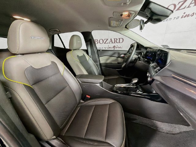 Used 2025 Chevrolet Trax ACTIV FWD image 32