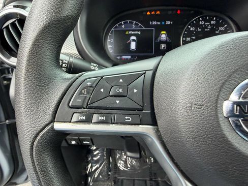 Used 2021 Nissan Kicks SV image 25