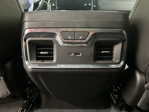 Certified 2025 GMC Sierra 1500 SLT w/ SLT Convenience Package image 35