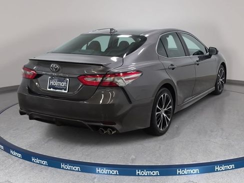 Used 2019 Toyota Camry SE FWD image 6
