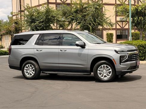 Used 2025 Chevrolet Tahoe LT AWD/4WD image 4
