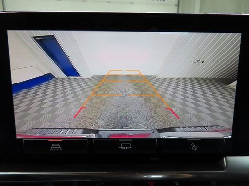 Used 2024 GMC Sierra 3500 SLE w/ SLE Convenience Package image 14