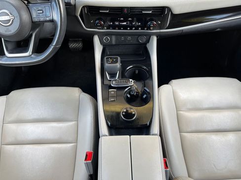 Used 2023 Nissan Rogue SL w/ SL Premium Package image 41