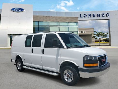 Used 2023 GMC Savana 2500 w/ Driver Convenience Package image 3