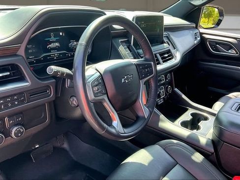 Used 2022 Chevrolet Tahoe Z71 w/ Luxury Package AWD/4WD image 14