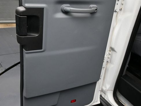 Used 2015 Ford Transit 350 XLT image 37