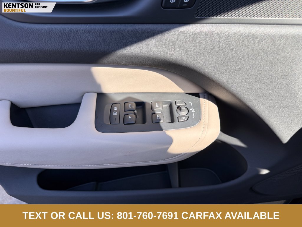 Used 2026 Volvo XC60 B5 Plus AWD/4WD image 19