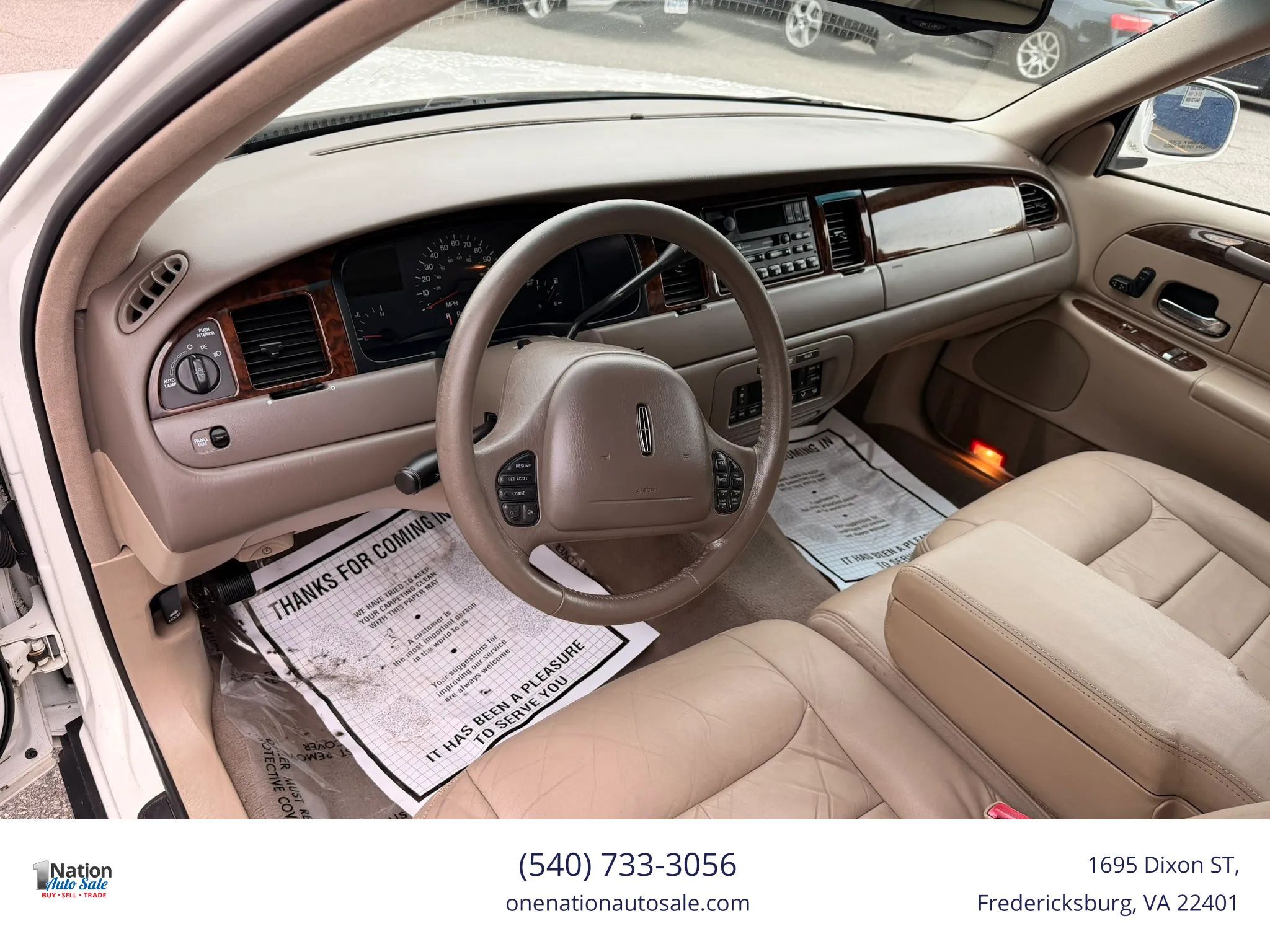 Used 1999 Lincoln Town Car Signature RWD image 12