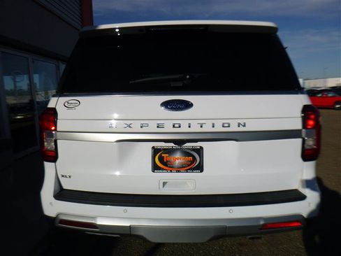 Used 2024 Ford Expedition XLT image 23