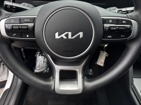 Used 2025 Kia Sportage LX FWD image 27