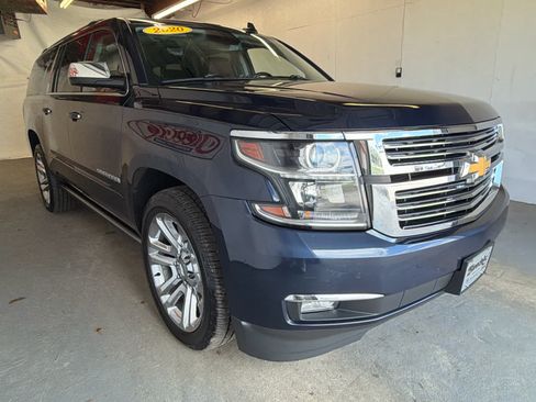 Used 2020 Chevrolet Suburban Premier w/ Premier Plus Edition AWD/4WD image 5