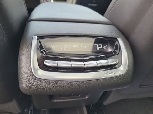 Used 2025 Cadillac XT6 Premium Luxury w/ Technology Package image 21