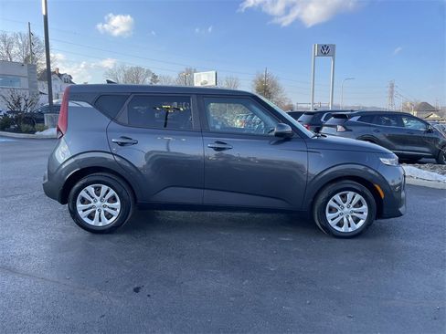 Used 2020 Kia Soul LX image 4